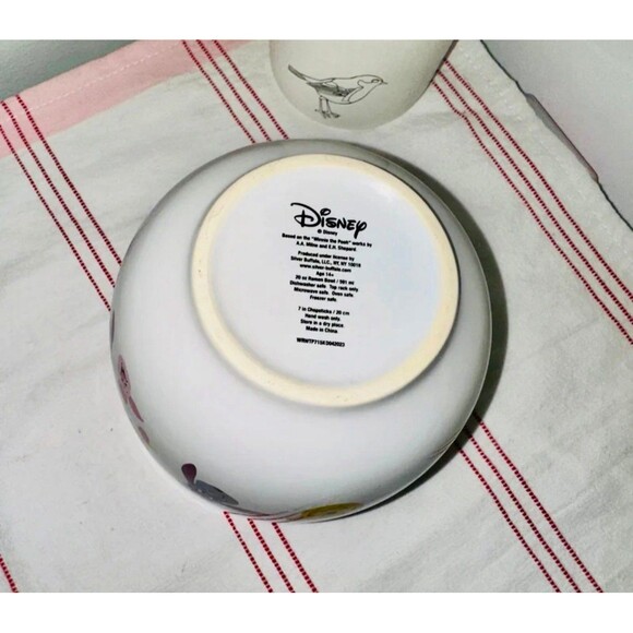 Winnie the Pooh Ceramic 20 oz Bowl with Chopsticks Disney - Picture 8 of 10